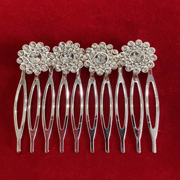 Hair Combs Set Of 2 Silver Tone Flower Rhinestones 2” - Picture 4 of 6